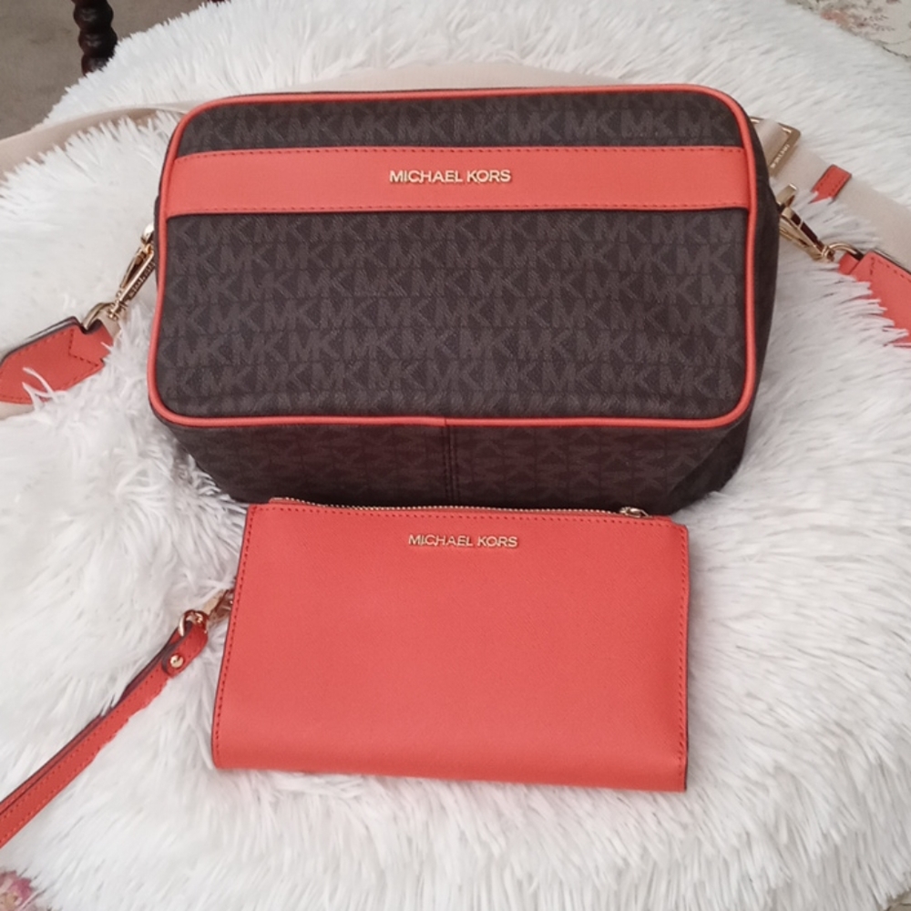 Micheal Kors handbag and wallet